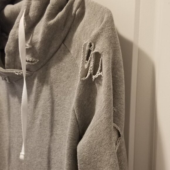 LIKE NEW Women's Chelsea DeBoer XS Distressed Hoodie - Picture 13 of 16